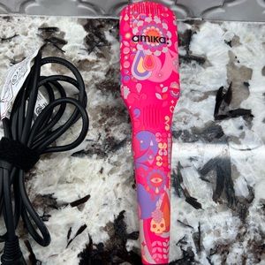 Amika spring fling
polished perfection hair straightening brush